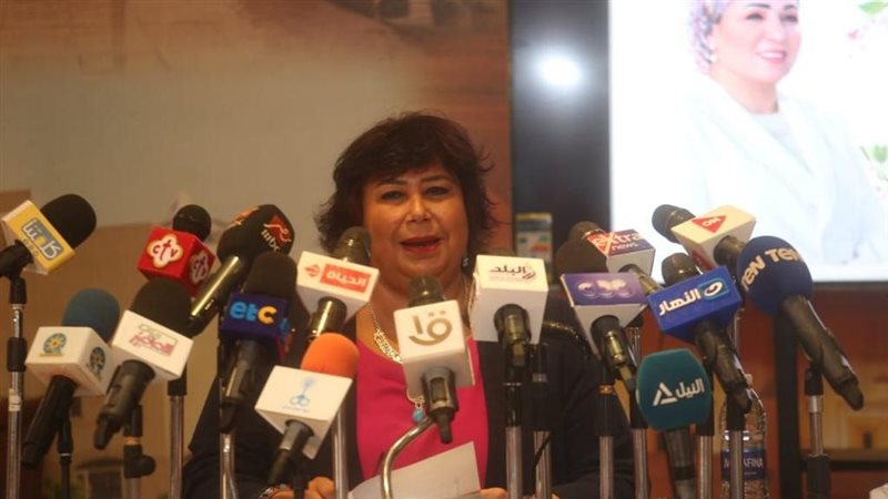 وزيرة الثقافة