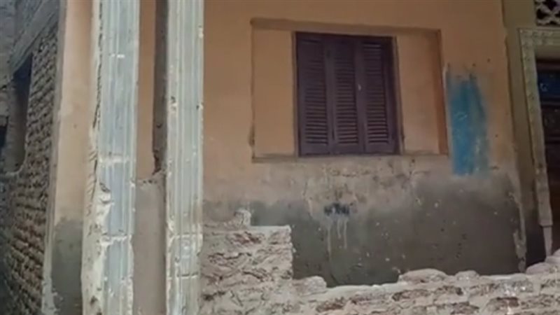 النيابة تعاين موقع