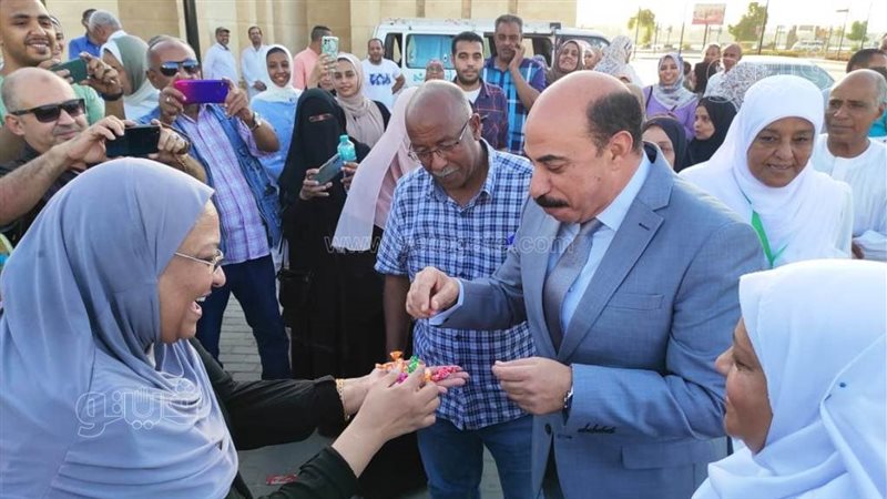 محافظ أسوان يودع