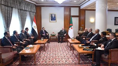 رئيس وزراء الجزائر يعلن توقيع 12 اتفاقية مع مصر 