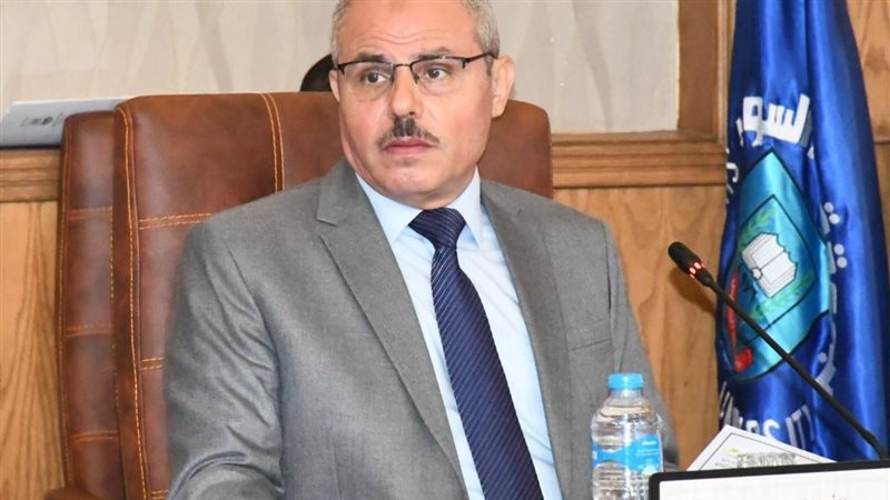 الدكتور ناصر مندور