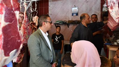 محافظ الفيوم يتفقد محلات الجزارة استعدادا لعيد الأضحى 