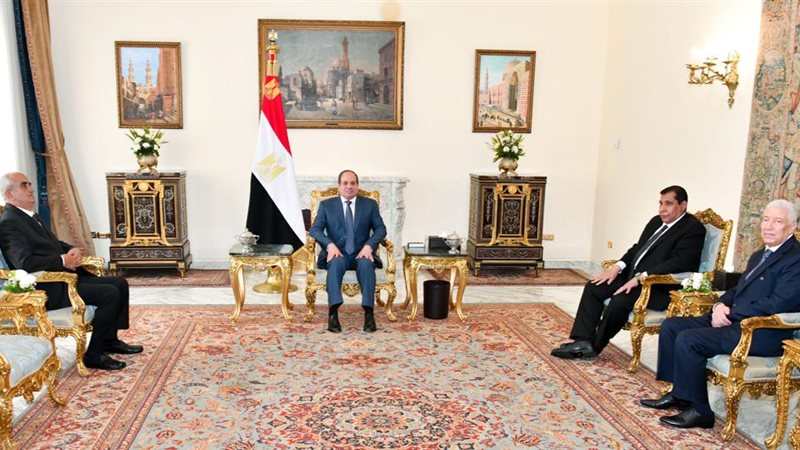  السيسي ورؤساء محكمة