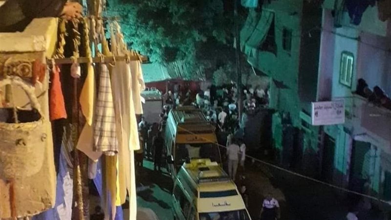 انهيار عقار مكون