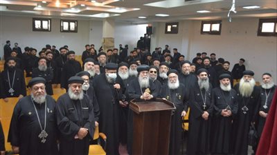 الأنبا مكاريوس يترأس الاجتماع الشهري لكهنة المنيا واحتفال ثورة يونيو