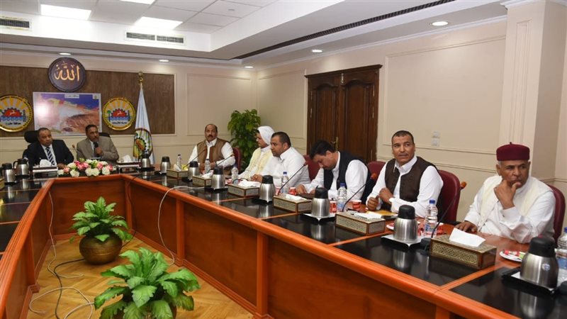 محافظ مطروح وعضو