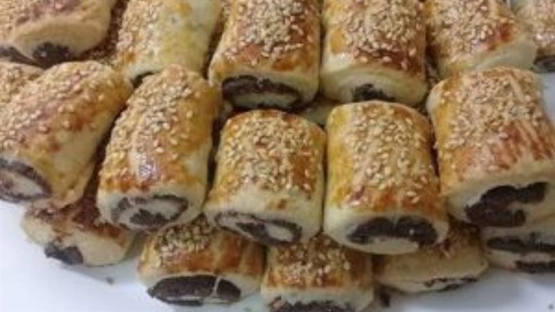المنين بالعجوة