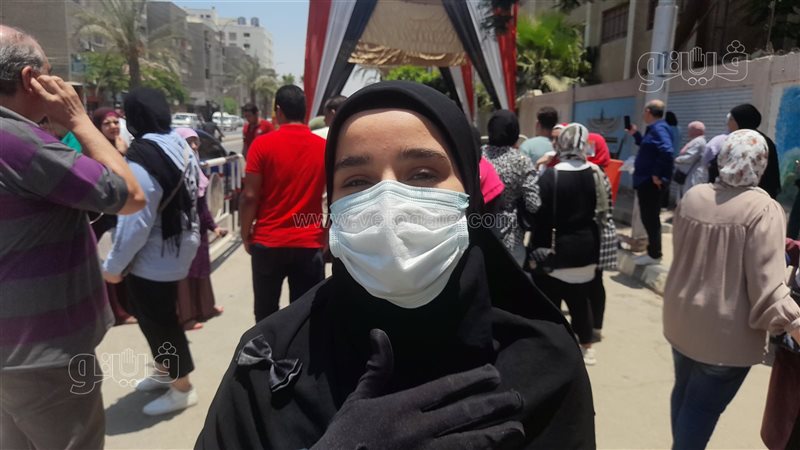 احدى طالبات الثانوية