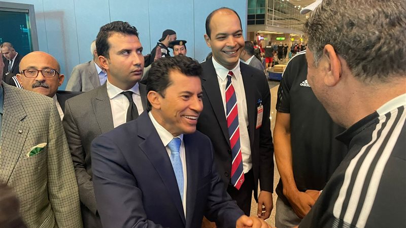 وزير الرياضة يستقبل
