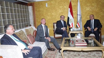 وزير النقل يشهد توقيع عقد إنشاء شركة مشتركة مع النمسا لإنتاج مفاتيح السكك الحديدية