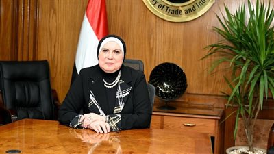  نيفين جامع: الحكومة تحملت الأعباء الاقتصادية ولم ترفع أسعار الطاقة على المصانع 