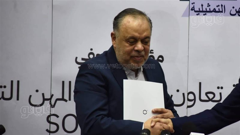 أشرف زكي