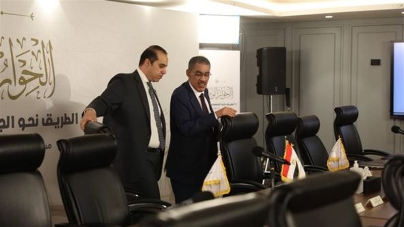 ضياء رشوان فى جلسة