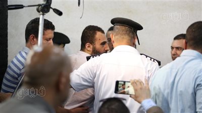 لحظة وصول المتهم بقتل نيرة أشرف لمحكمة المنصورة | فيديو 