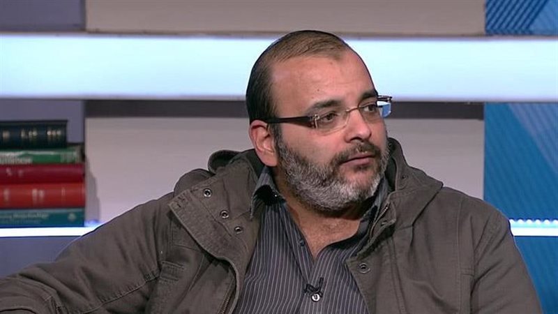 أيمن بهجت قمر 