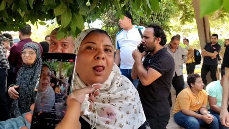فرحة أهالي وأصدقاء