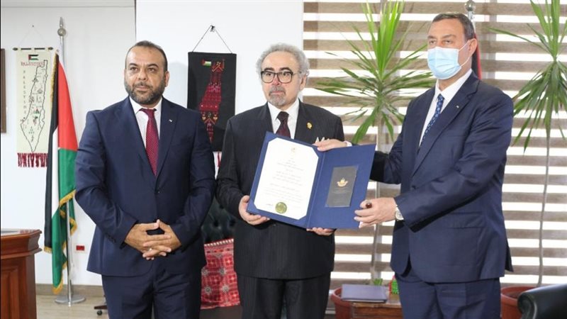 تكريم رئيس اتحاد