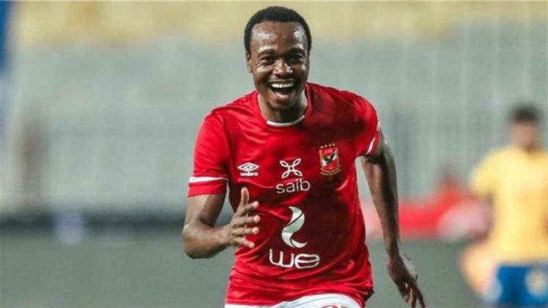 بيرسي تاو لاعب النادي