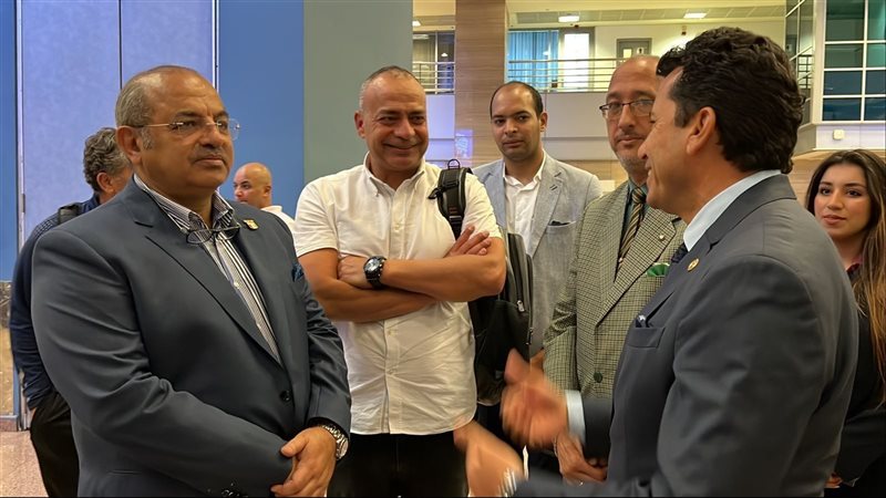 وزير الرياضة يستقبل