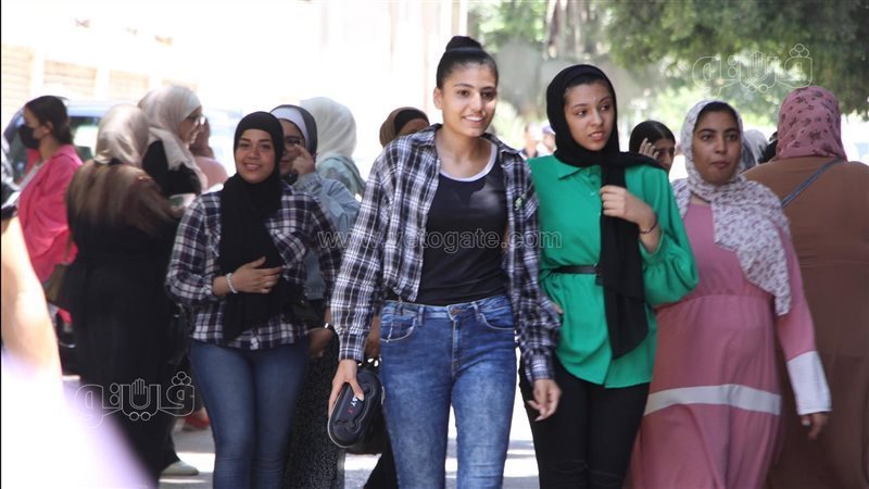 طالبات الثانوية العامة