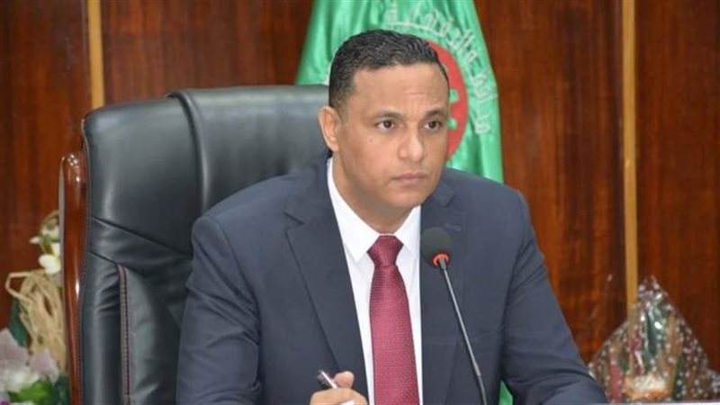 الدكتور أيمن مختار