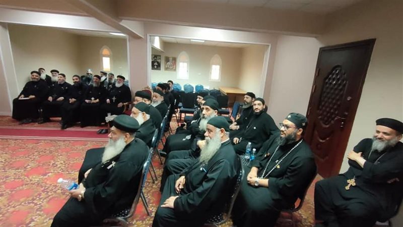 كهنة شرق السكة