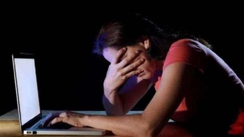  سيدة اتهمت شاب بابتزازها