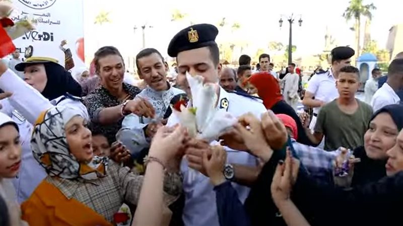احتفال الشرطة مع