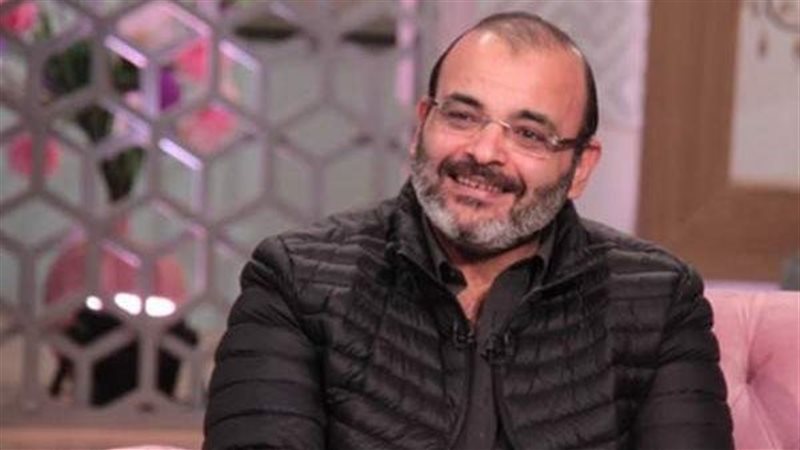 أيمن بهجت قمر 