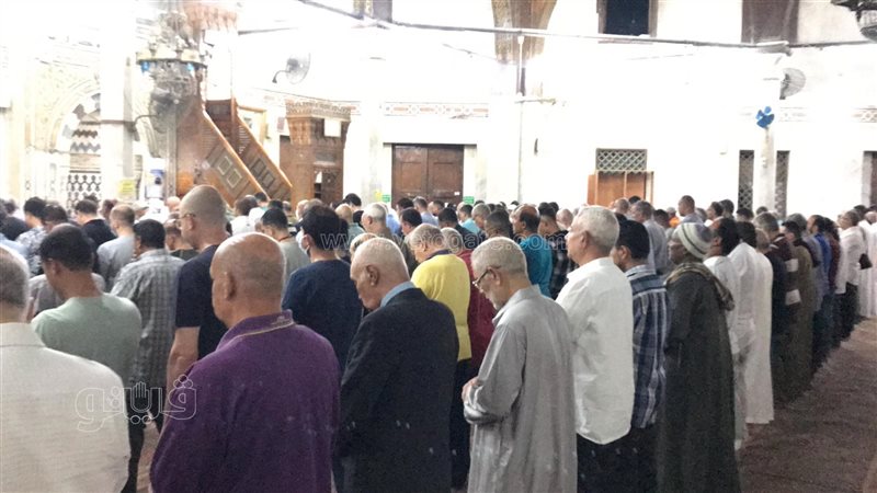 أداء صلاة الجنازة