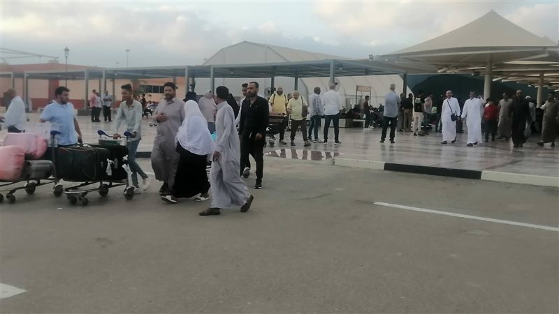 مطار القاهرة يستقبل