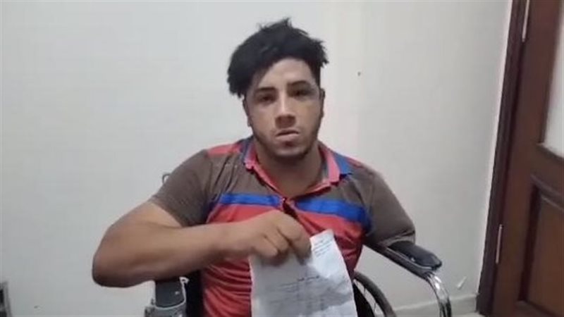 شاب فقد قدميه بمحافظة