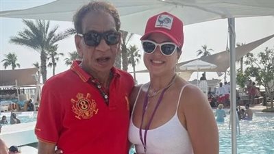 بالمايوه وبرفقة السبكي.. منى فاروق تعلن عن مفاجأة 