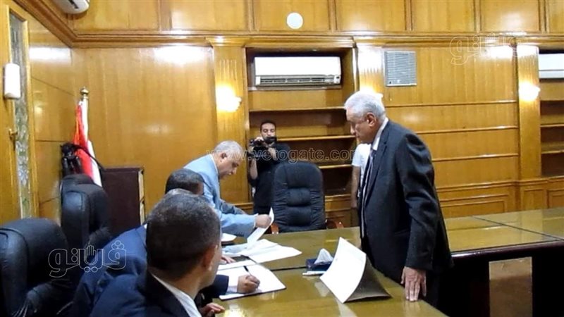سامح عاشور يترشح