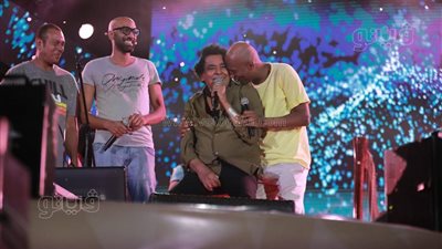 10 صور من حفل محمد منير في الإسكندرية 