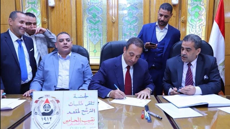 عمر هريدي يتقدم بأوراق