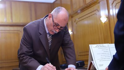علي فتوح يتقدم بأوراق ترشحه على مقعد نقيب المحامين 