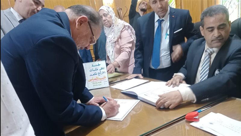 منتصر الزيات يترشح