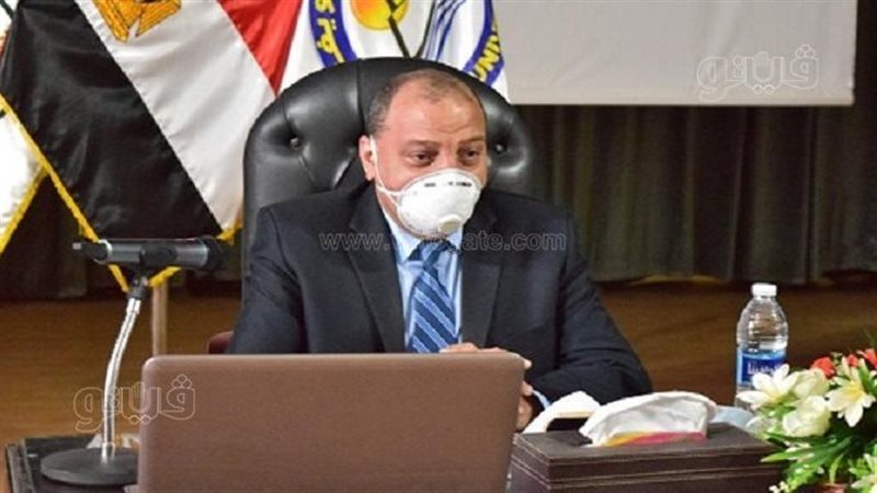 الدكتور منصور حسن