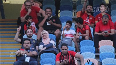 بحبك يا صاحبي.. أهلاوي وزملكاوي من مدرجات ملعب نهائي الكأس 