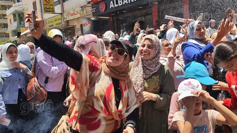 طالبات الثانوية العامة