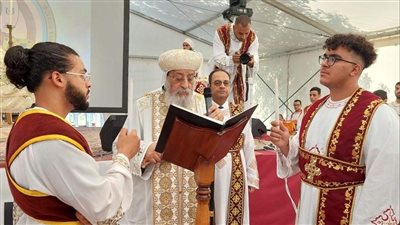 البابا تواضروس يرسم قمصا لدبي في ختام مؤتمر كهنة الخليج
