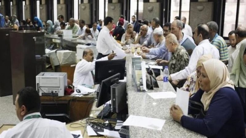 موظفين بالخدمة المدنية