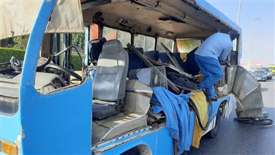 تفريغ كاميرات المراقبة بحادث تصادم أتوبيس وسيارة نقل أعلى طريق السويس الصحراوي