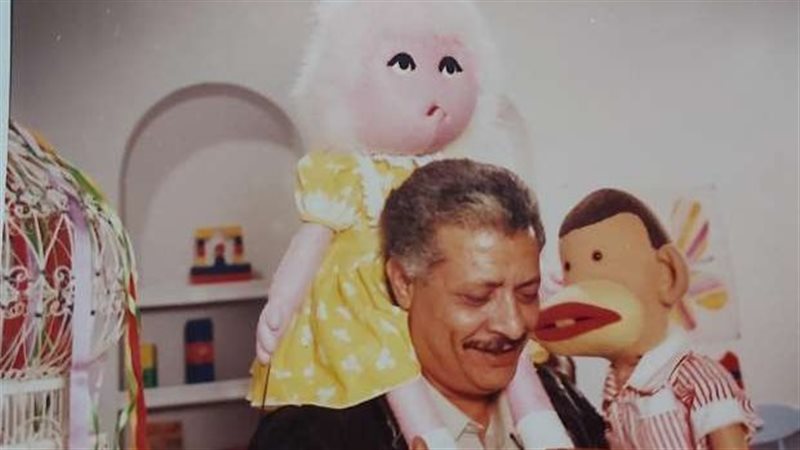 محمود رحمى مع عرائس