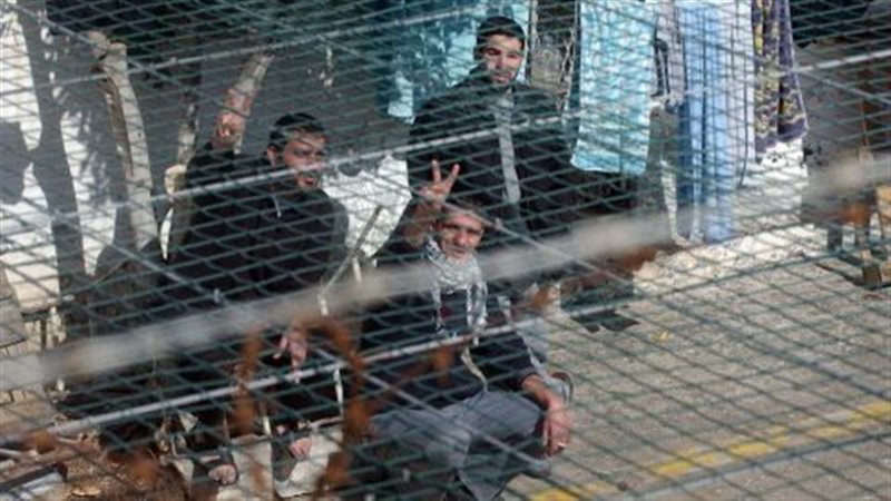 معتقلين فلسطينيين