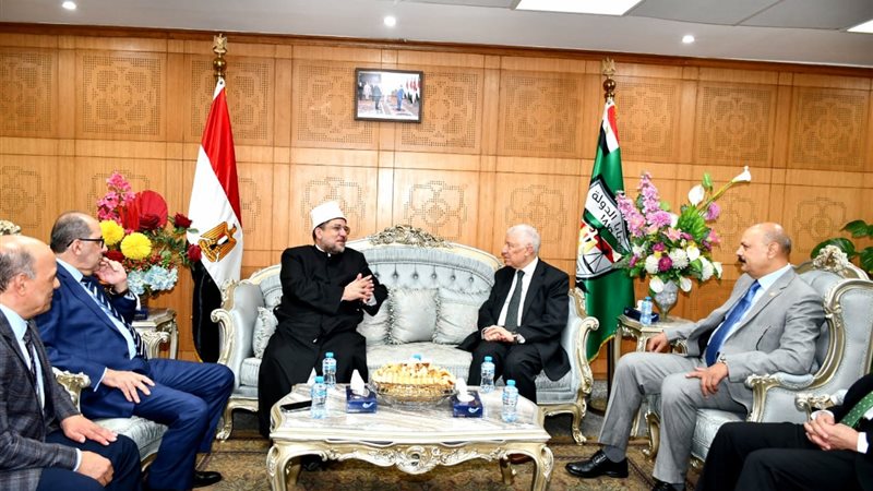 وزير الأوقاف ورئيس