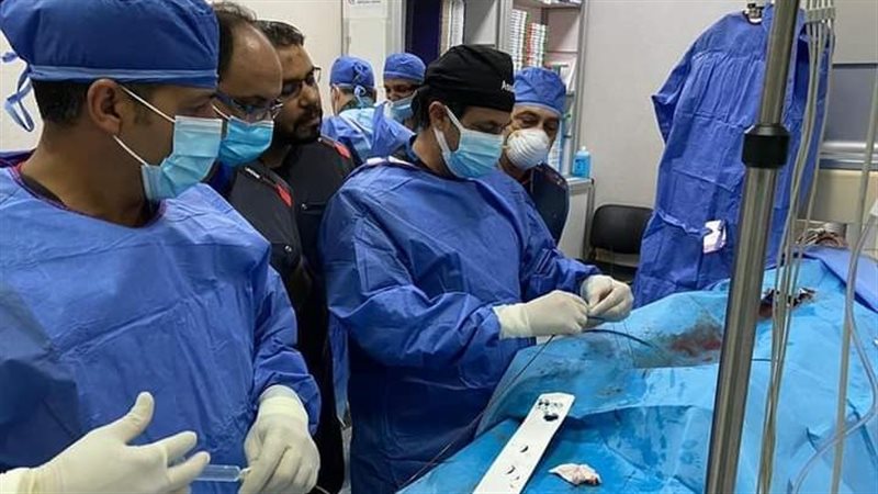 إجراء عملية شفط جلطة