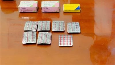 بسبب ارتباكه.. إحباط تهريب أقراص مخدرة بحوزة راكب بمطار القاهرة