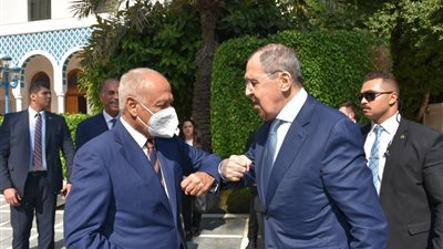 أبو الغيط يلتقي وزير خارجية روسيا 